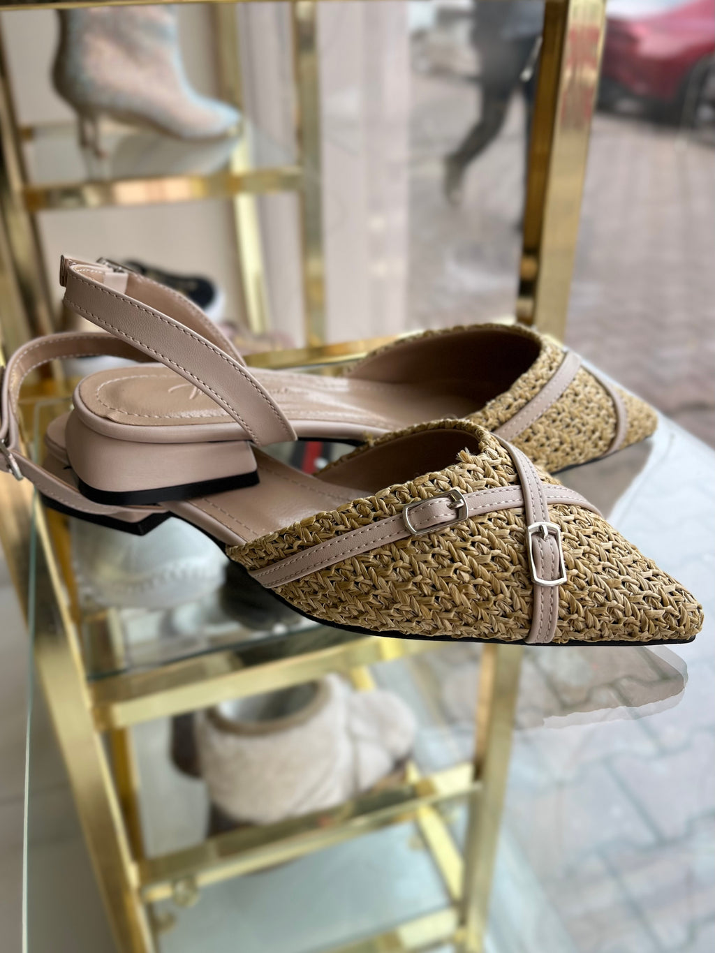 Hasır kemer detaylı topuklu ayakkabı