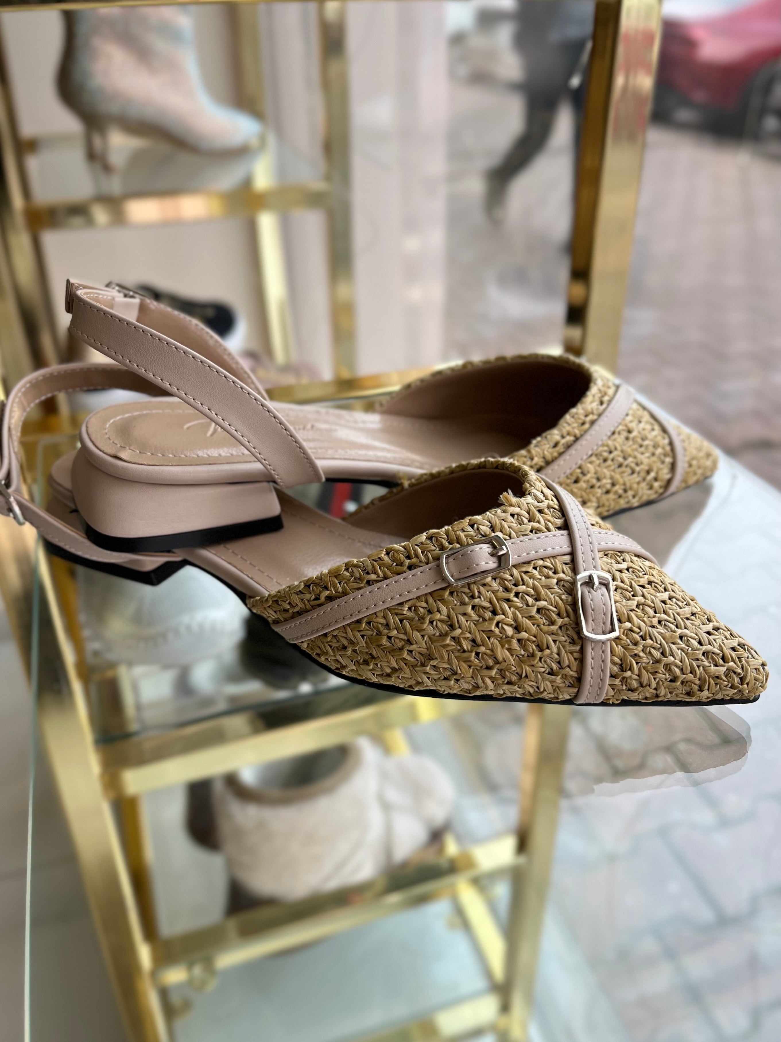 Hasır kemer detaylı topuklu ayakkabı