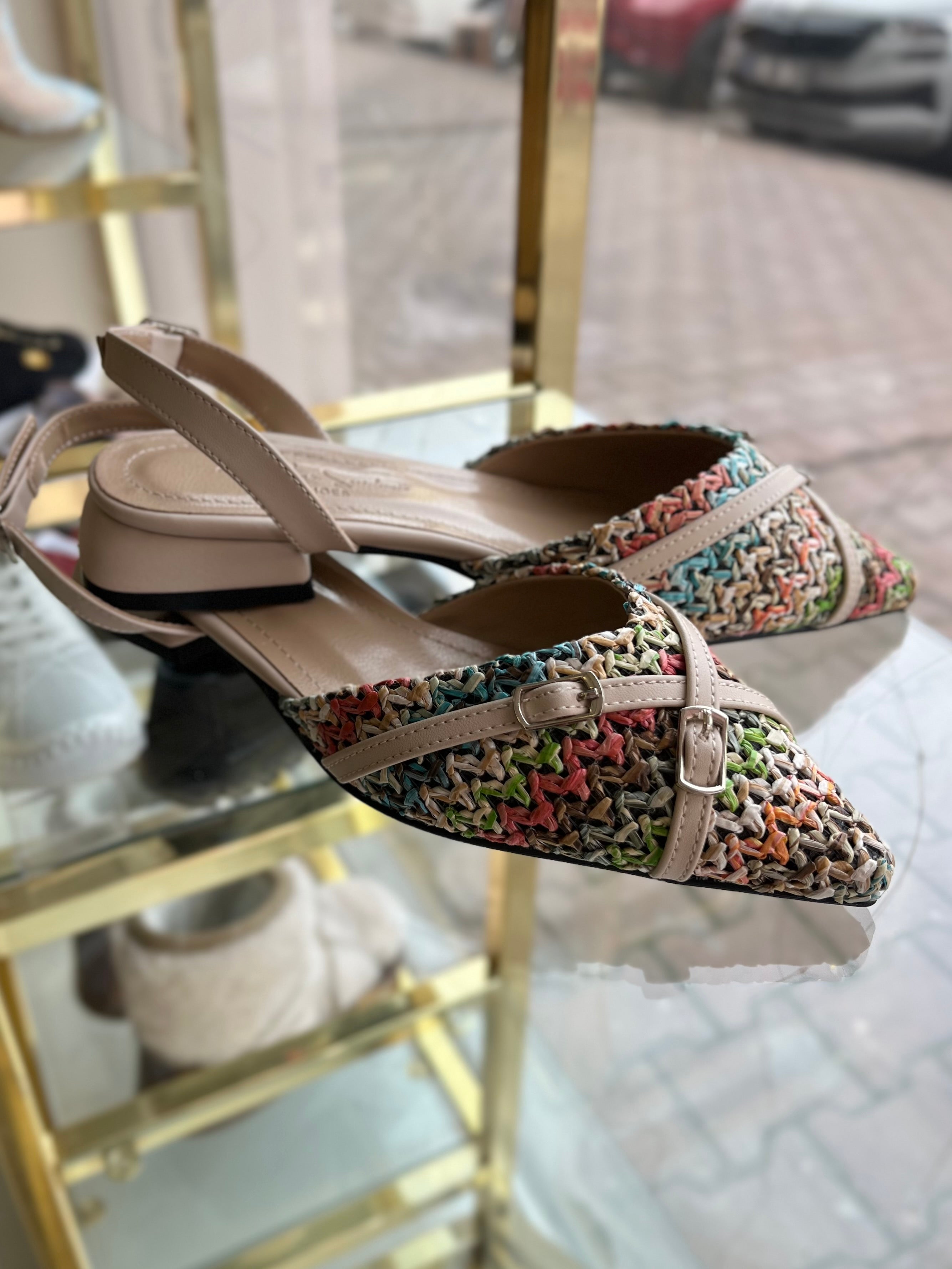 Hasır kemer detaylı topuklu ayakkabı