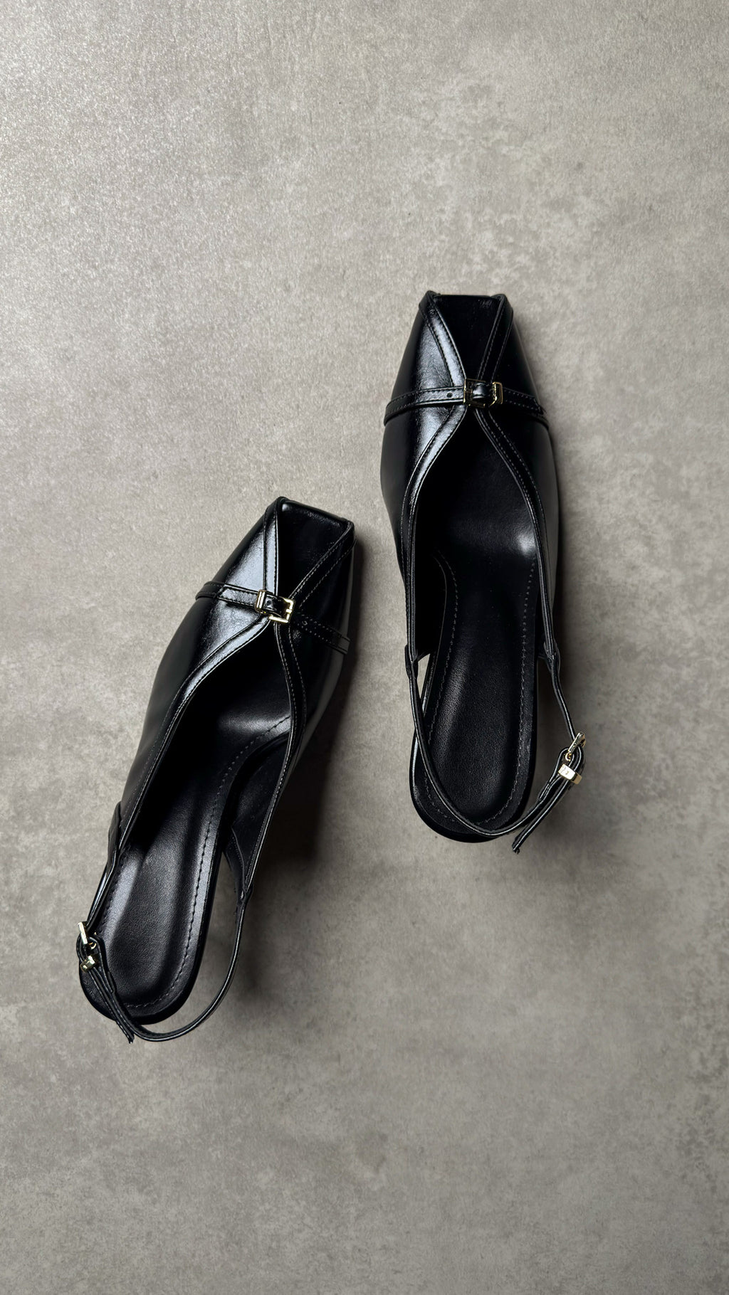 Siyah Tokalı Slingback Kare Burun Ayakkabı