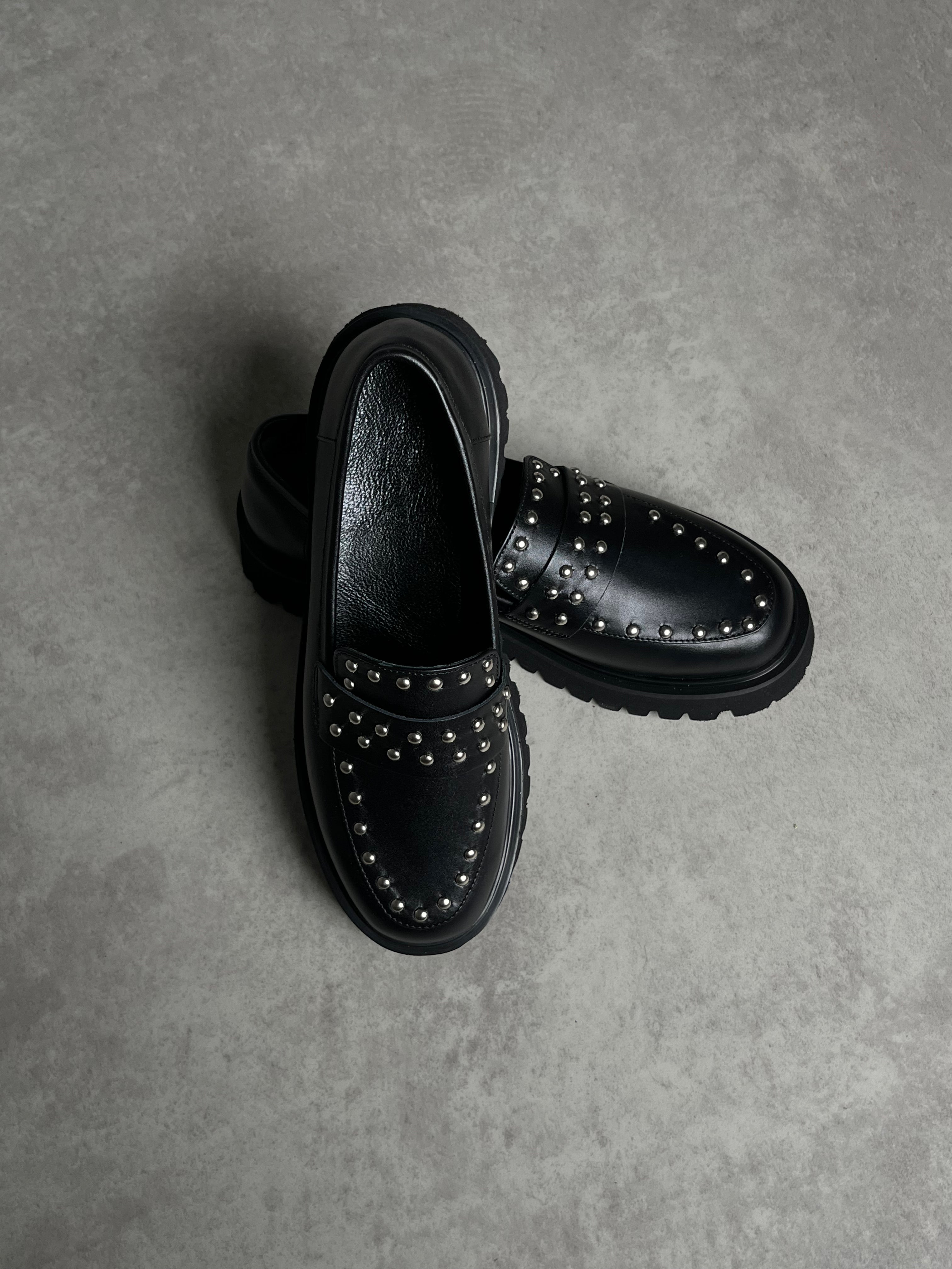 Siyah Deri Loafer – Trok Detaylı