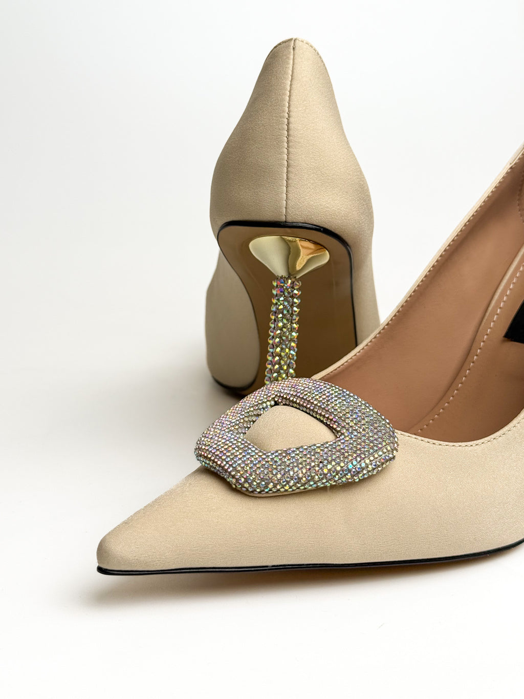 Bej Taş Tokalı Stiletto – Taş Kaplama Topuk