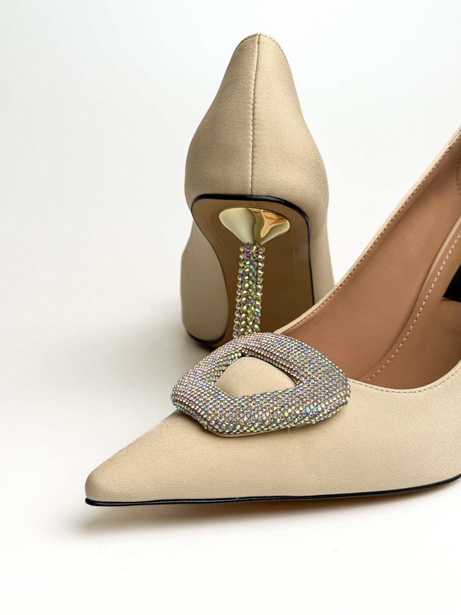 Bej Taş Tokalı Stiletto – Taş Kaplama Topuk