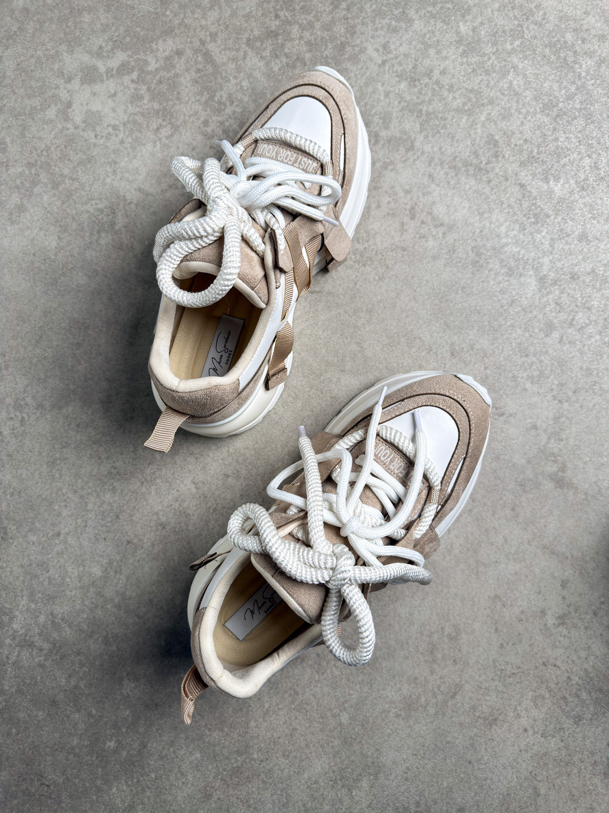 Bej kontrast detaylı sneaker 3
