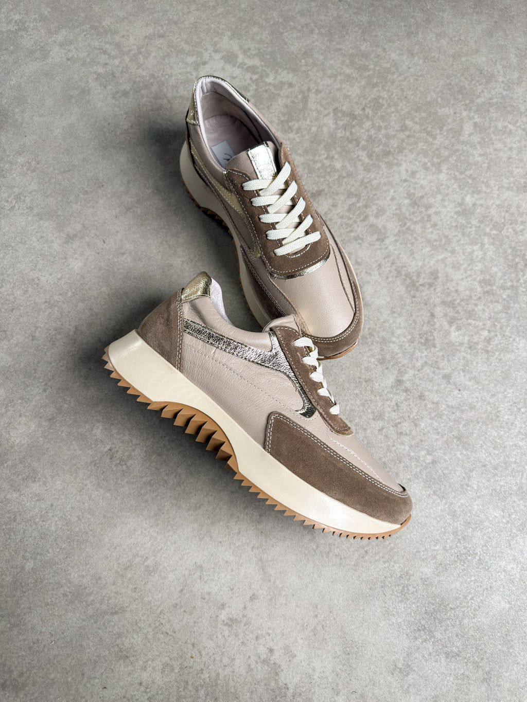 Vizon bej gold detaylı gerçek deri sneaker 1