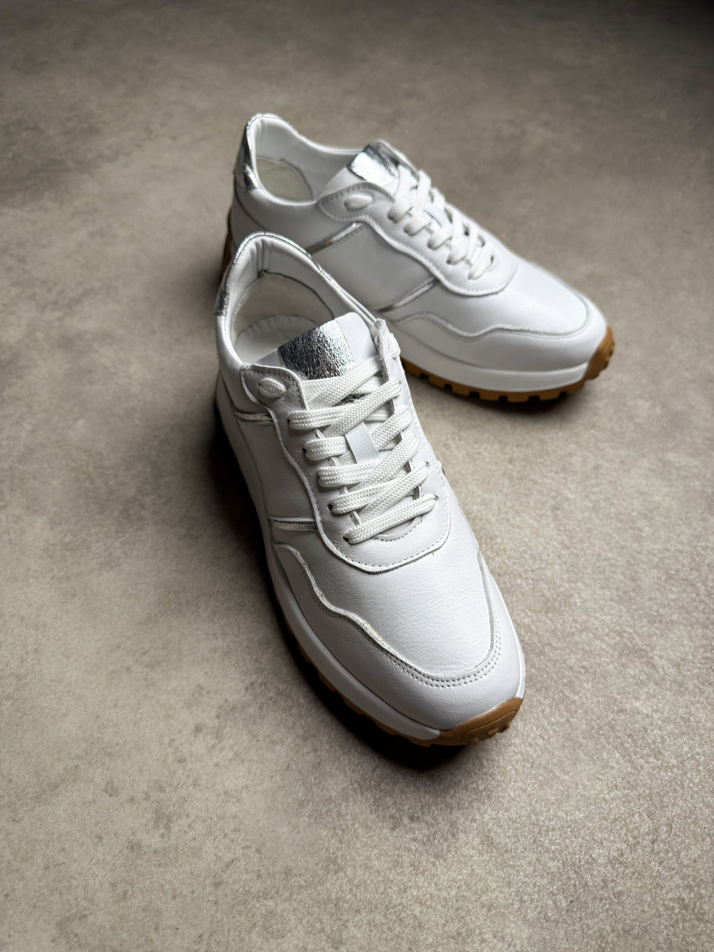Beyaz gümüş detaylı deri sneaker 2