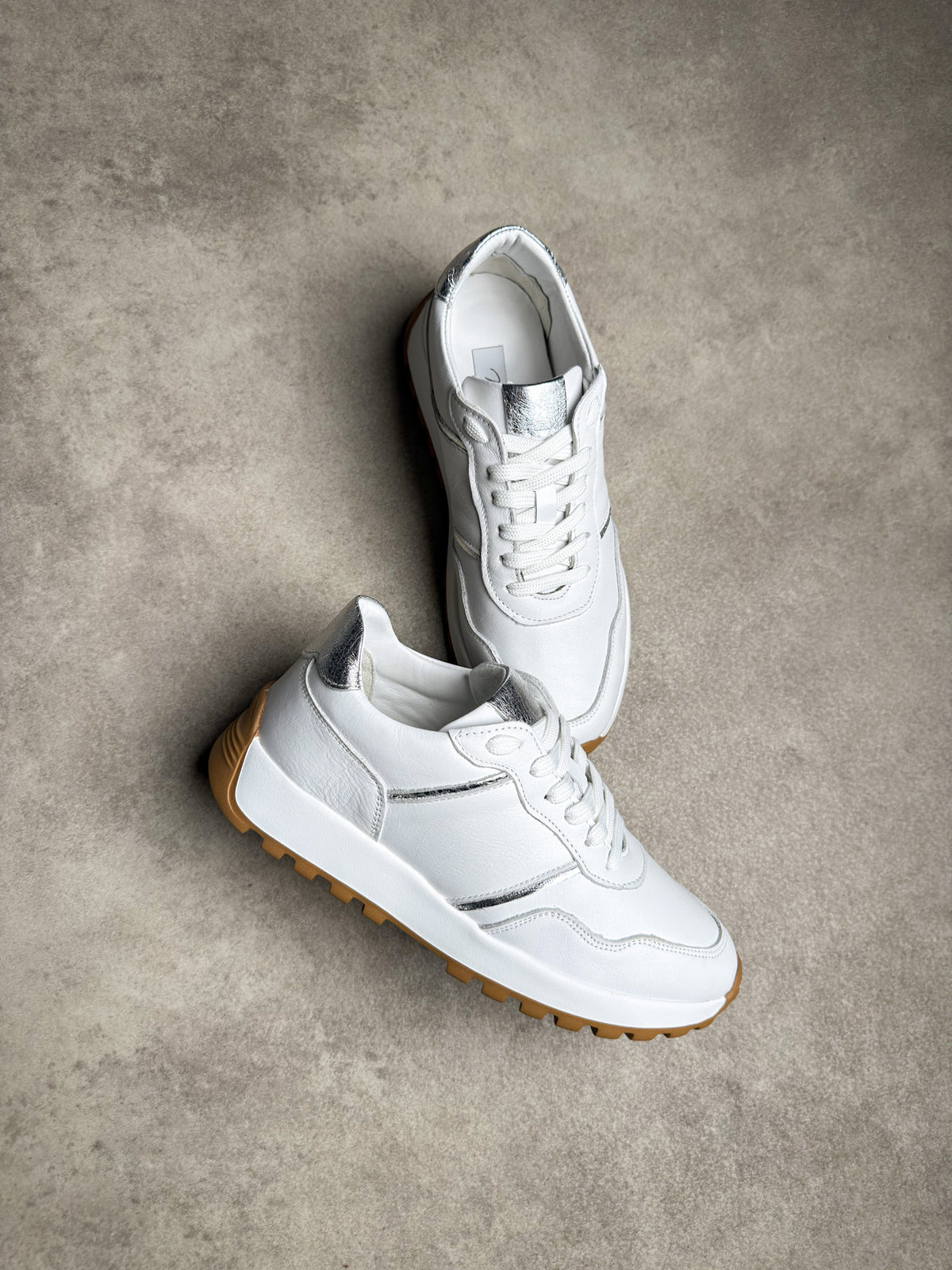 Beyaz gümüş detaylı deri sneaker 4