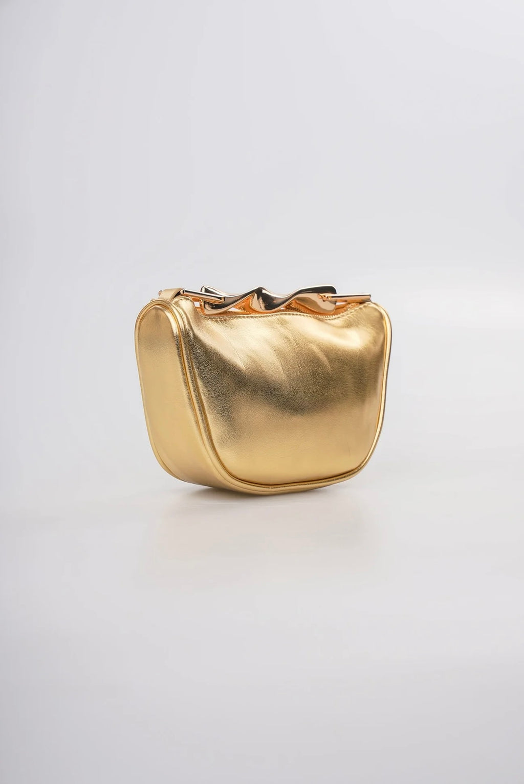 Gold dalga metal detaylı çanta yan görünüm