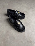 Siyah gold trok detaylı kadın loafer ön görünüm