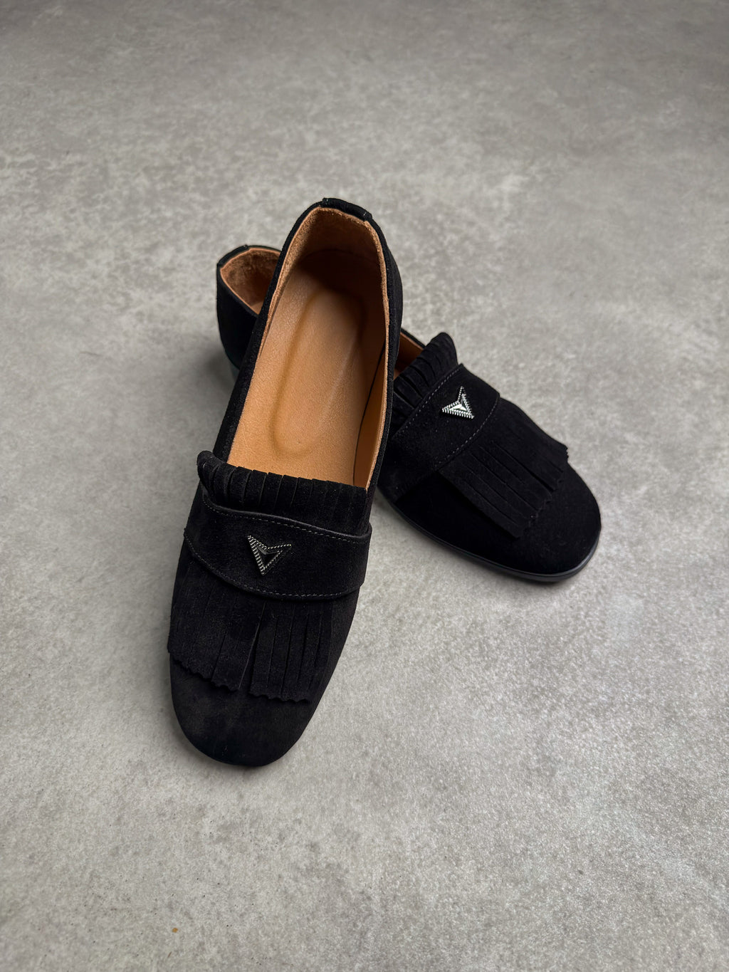 Siyah püskül ve metal detaylı loafer, fotoğraf 3